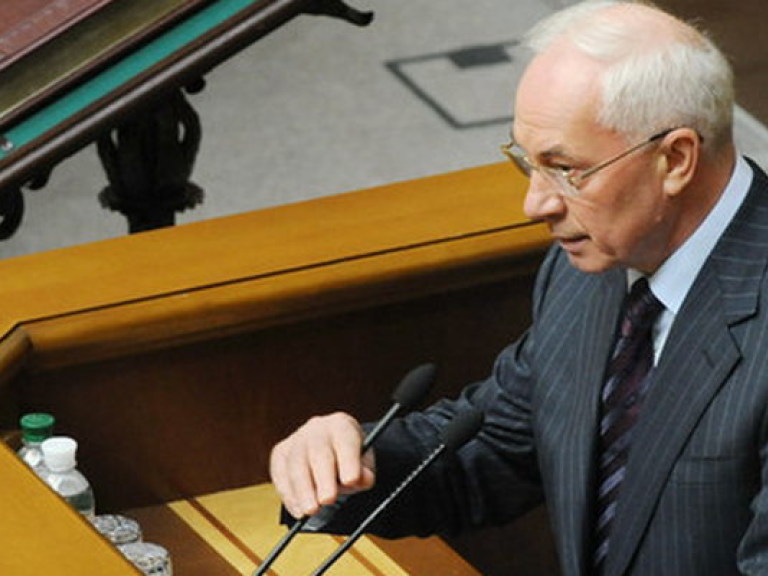 Оппозиция требует, чтобы завтра в парламенте отчитался Азаров