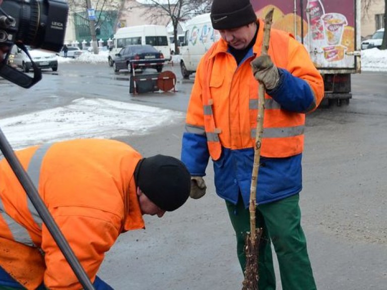 В Киеве «создали видимость» прочистки ливневых люков – эксперт