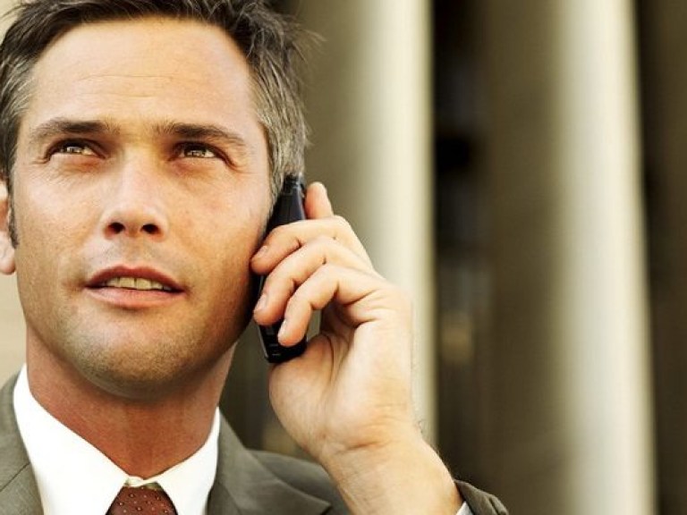 Мобильный телефон сможет заменить слуховой аппарат