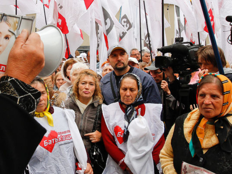 Оппозиция прервет «народное восстание» ради митинга в Киеве
