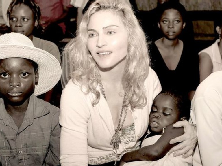 Мадонна хочет усыновить еще одного африканского малыша (ФОТО)