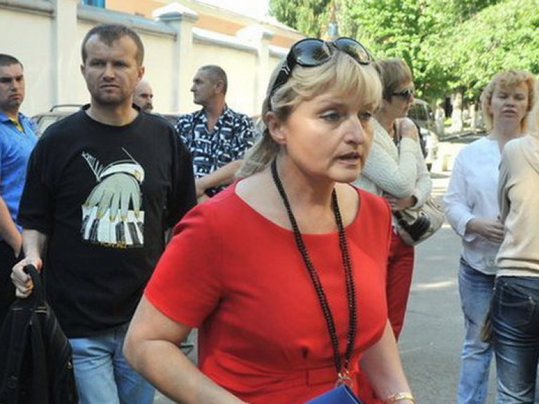 Ю.Луценко настаивает, чтобы его жена была народным депутатом