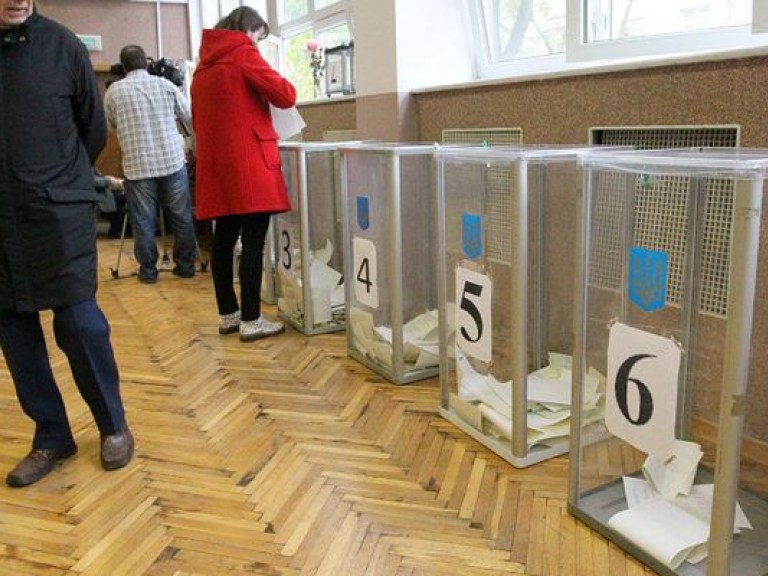 Решение КСУ по выборам в Киеве нужно, чтобы они не были оспорены &#8212; регионал