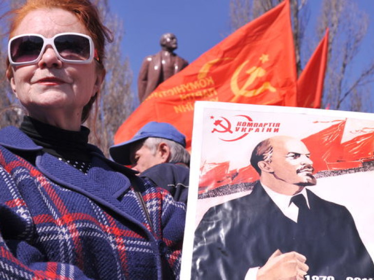 Ко дню рождения Ленина КПУ возложит цветы, посадит деревья и презентует книгу