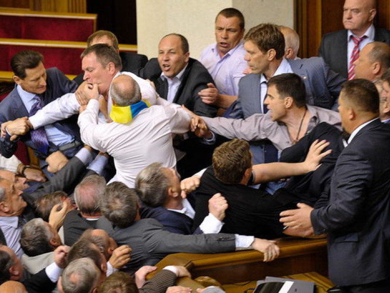 Если бы депутаты нарушали только регламент, Украина бы преуспевала — КПУ