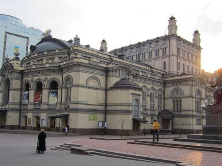 В Минкульте заявили, что худрука Национальной оперы уволили за дело