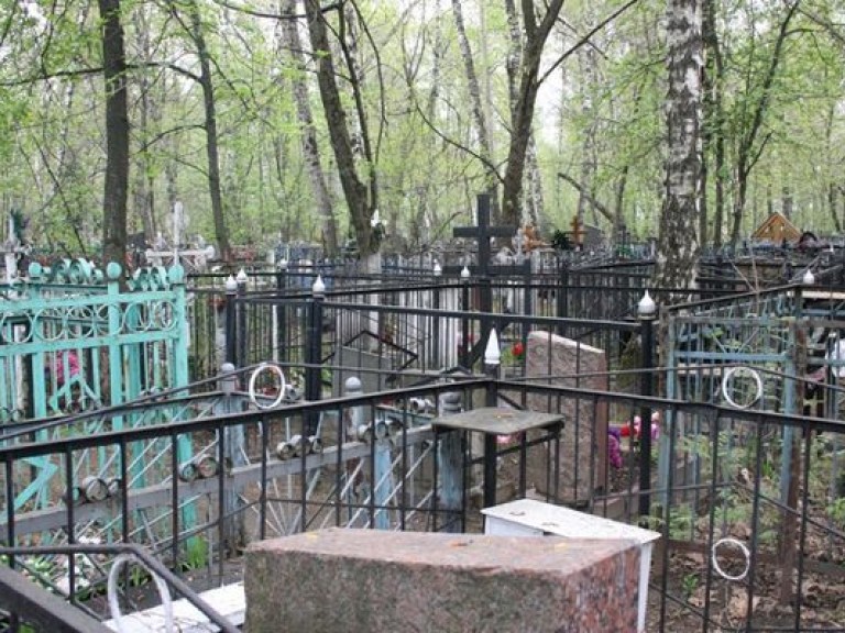 Топ-10 предметов, которые россияне кладут в гроб покойнику