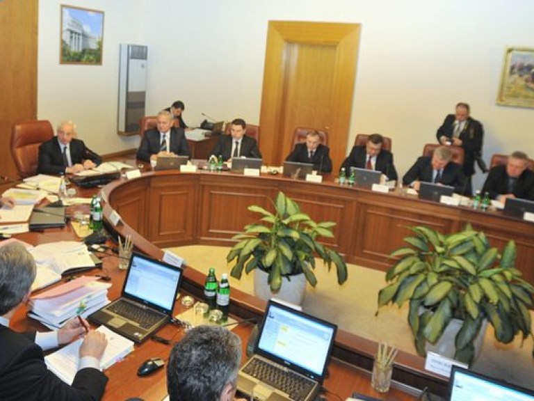 Министры не боятся и не верят в отставку Кабмина 19 апреля