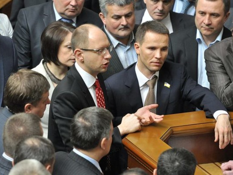 Оппозиция опять заблокировала парламентскую трибуну: Рыбак закрыл заседание