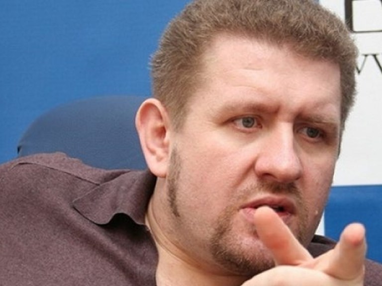 Политолог: оппозиции банально не хватит голосов за отставку Кабмина Азарова