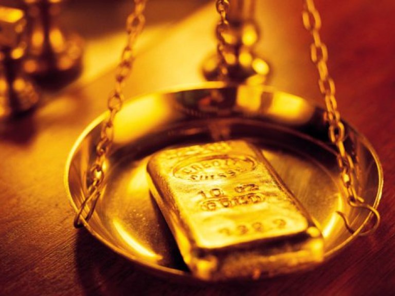 Цены на золото будут снижаться — банкир