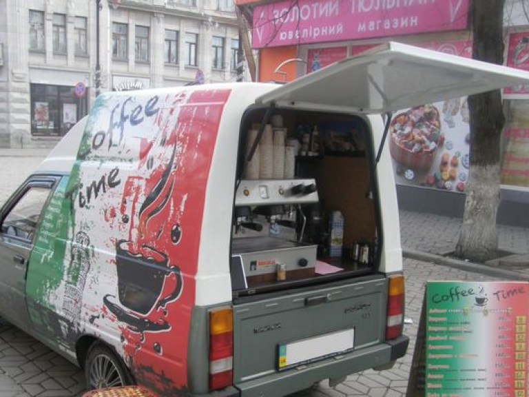 В Киеве запретили продавать кофе в автокофейнях