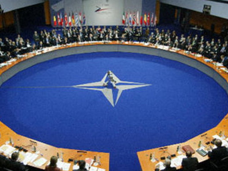 Власти Косово надеются, что НАТО останется на территории края