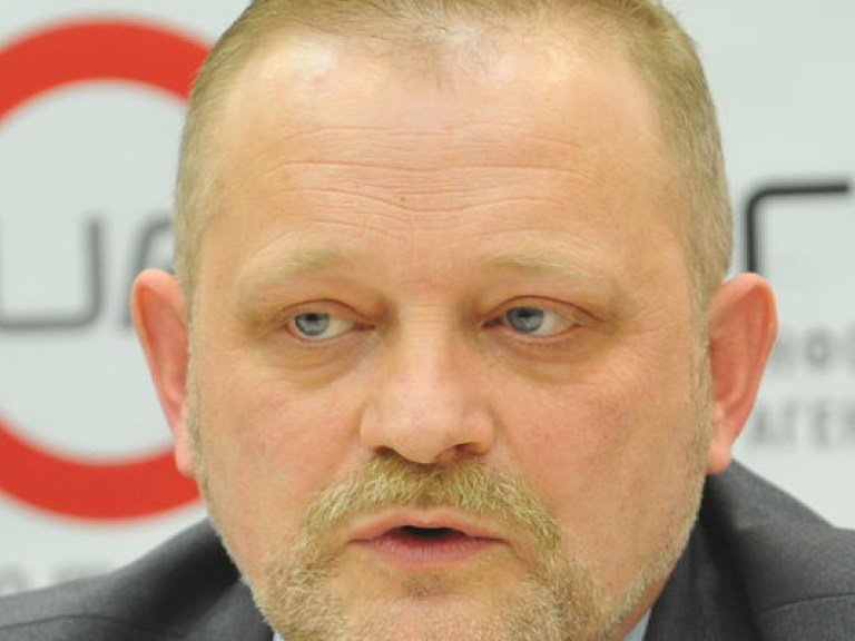Политолог: Бронежилет не добавит Арсению Яценюку баллов в глазах сторонников
