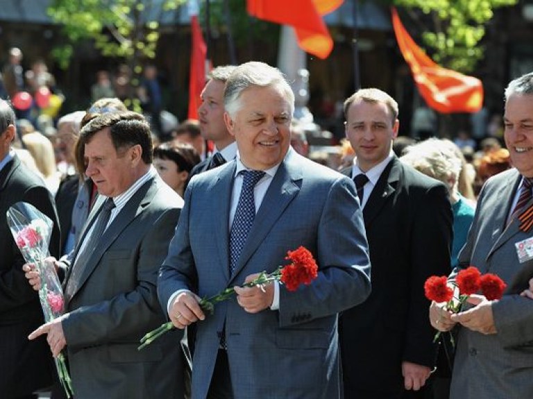 Националисты не должны делать из праздника Победы день траура — Симоненко