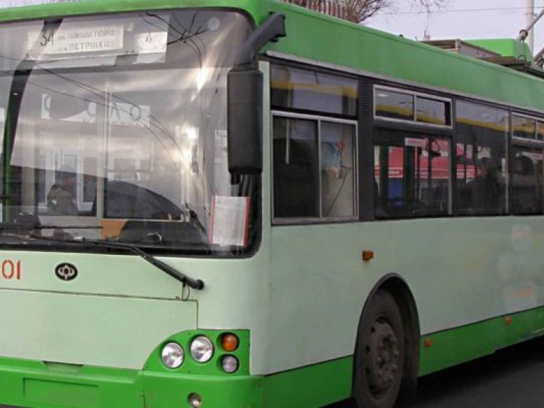 Из-за ремонта дорог возле Рады троллейбусы и автобусы меняют свои маршруты