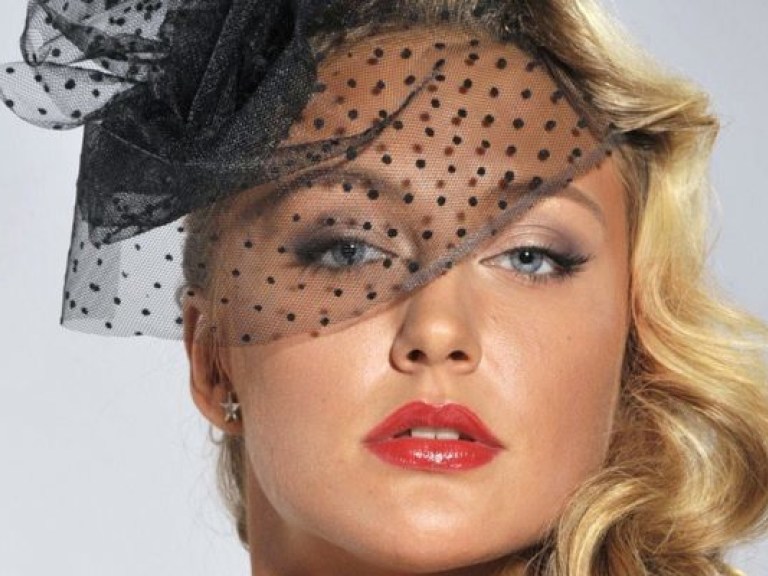 Журналисты убедились: Ева Бушмина уже на пятом месяце (ВИДЕО)