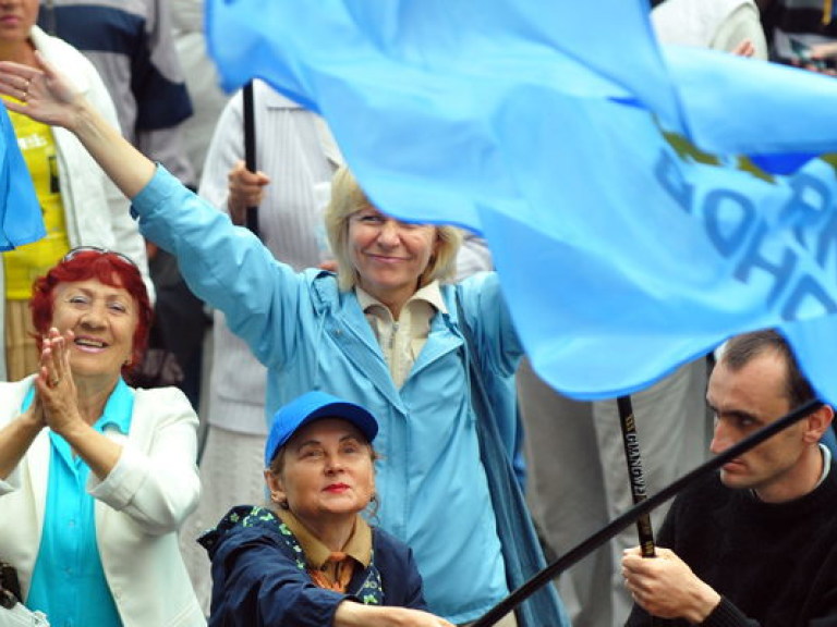 На митинги в Киеве начали собираться люди