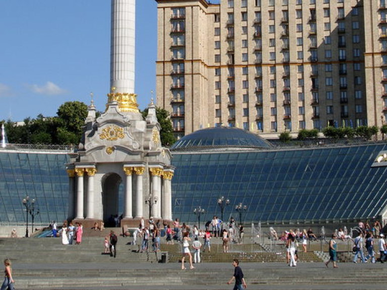 Майдан независимости перекрыли для проведения спортивного ралли