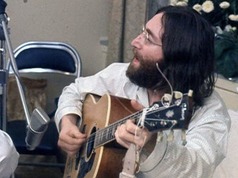 Гитару Джона Леннона продали &#171;с молотка&#187; за 408 тысяч долларов