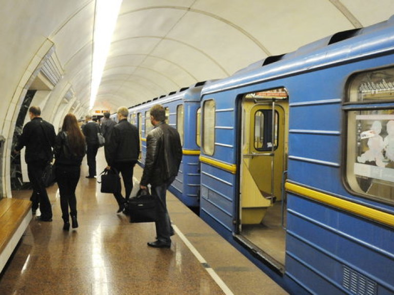 В киевском метро в июне появится мобильная связь и Wi-Fi