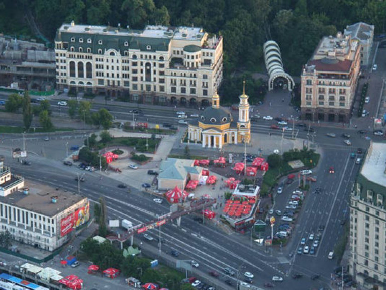 На Почтовой площади в Киеве открыли эстакаду для движения автомобилей