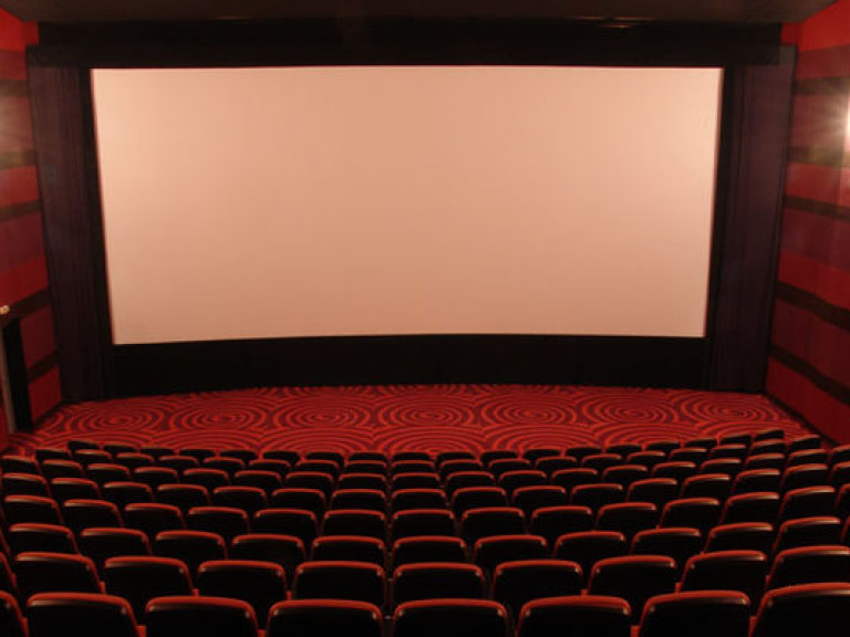 Неприбыльные коммунальные кинотеатры нужно продавать – эксперт