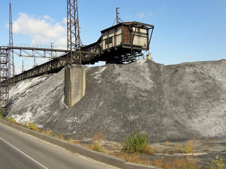 Над Трипольской ТЭС образовалось большое облако пыли (ФОТО)