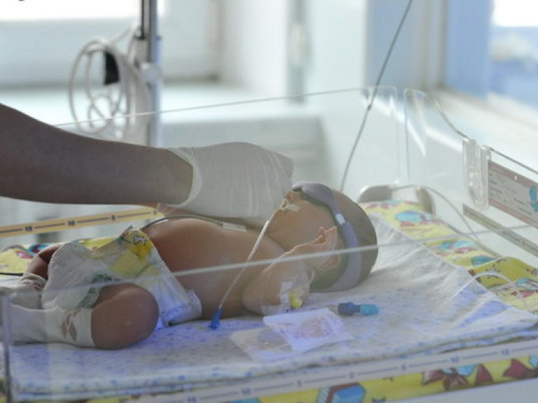 Клиенты ПриватБанка перечислили более 700 тысяч на приобретение оборудования для спасения недоношенных детей
