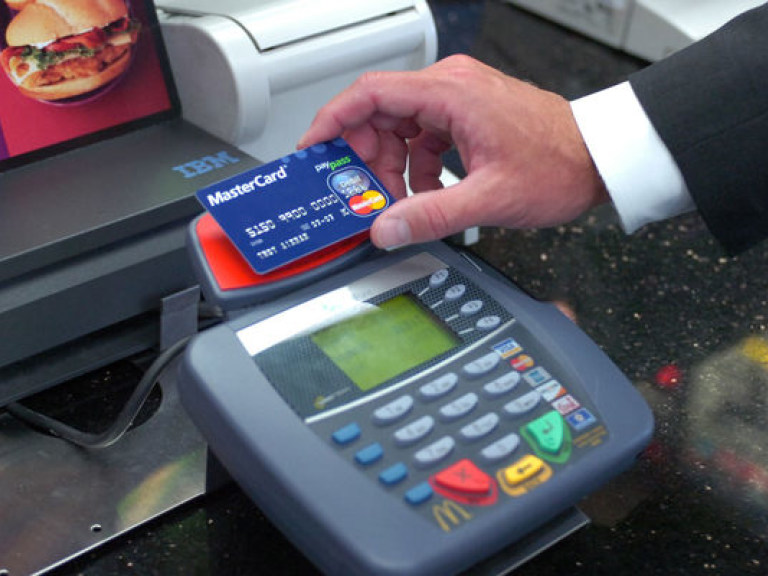 Эксперт рассказала, как обезопасить себя от мошенничества с банковскими картами