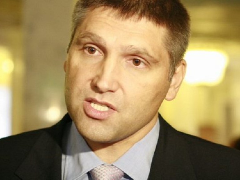 Представитель Президента считает, что Шаповал вовремя уходит в отставку