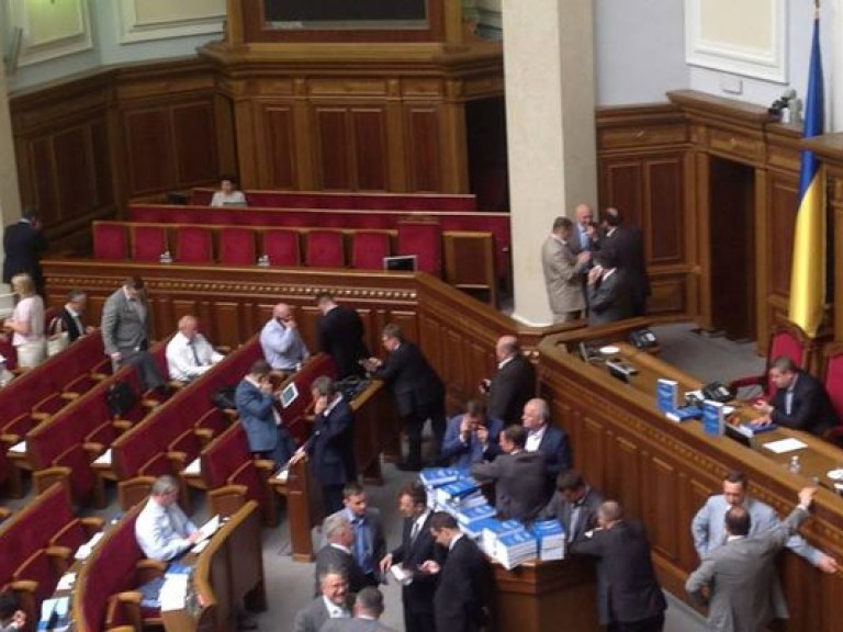 Оппозиция окончательно не определилась с блокированием парламента