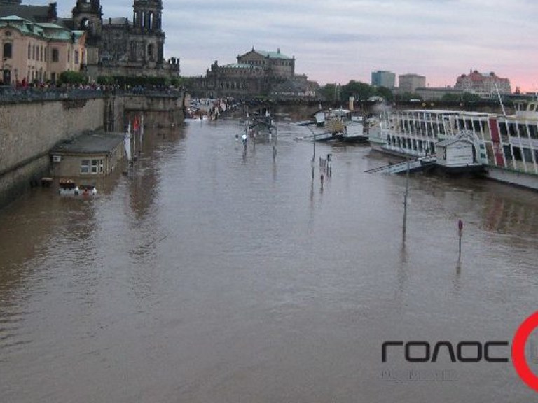 Потоп в Европе: Дрезден медленно уходит под воду (ЭКСКЛЮЗИВНЫЕ ФОТО)