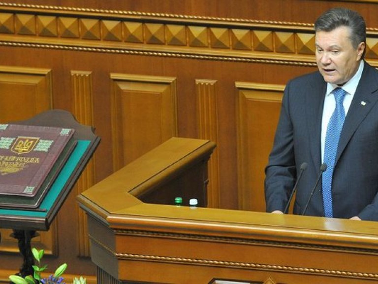 Оппозиция требует Януковича в парламент