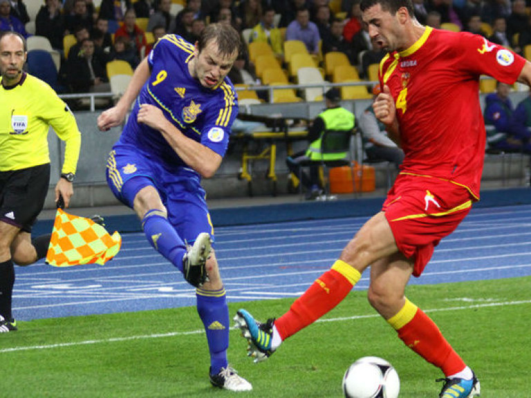 Фантастика! Украина громит Черногорию: четыре мяча и три красных карточки (ВИДЕО)