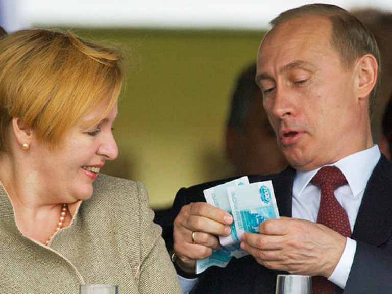 Стала известна причина развода Путина с женой