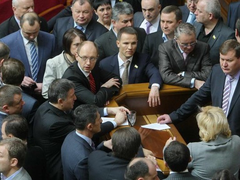 Верховная Рада: Парламент оккупировали «блокеры»