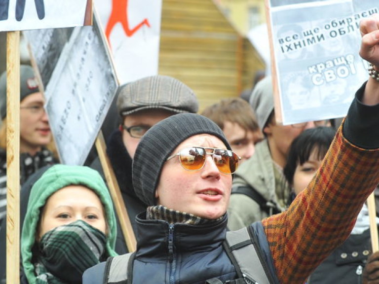 Пока у людей не будет работы, они будут проявлять агрессию на митингах – психолог