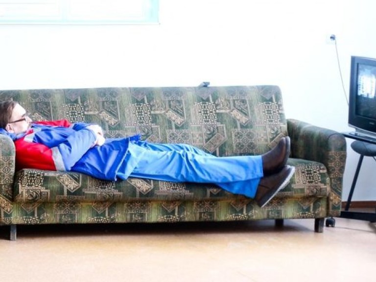 Просмотр сериалов может отразиться на фигуре