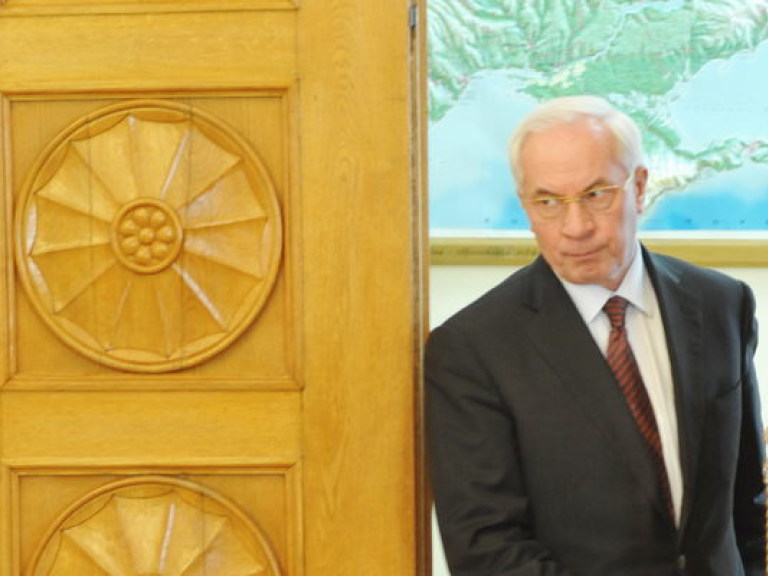 Премьер приказал министрам подороже «продать» Украину