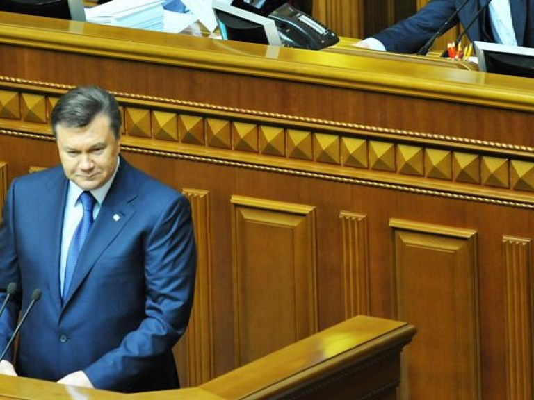 Оппозиция требует Януковича в парламент