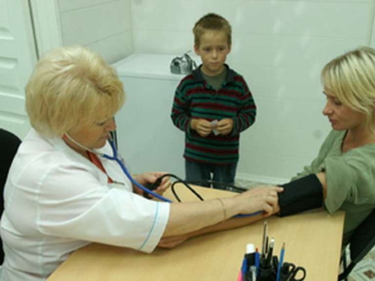 Минздрав усложнил доступ к лечению для «понаехавших»