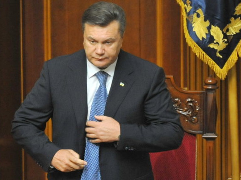 Янукович и министры пришли в Раду