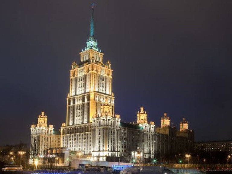 Московские экстремалы вскарабкались на 138-метровую высоту (ВИДЕО)