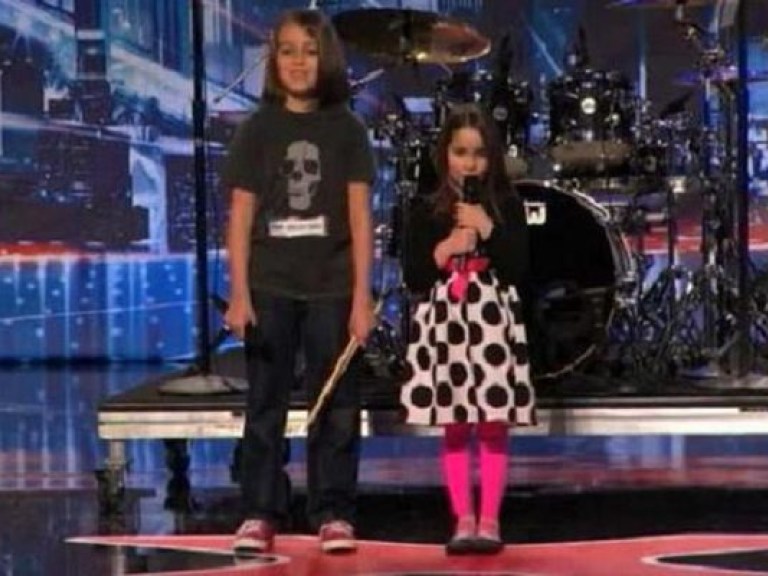 6-летняя девочка произвела фурор на шоу &#171;Америка ищет таланты&#187; (ВИДЕО)