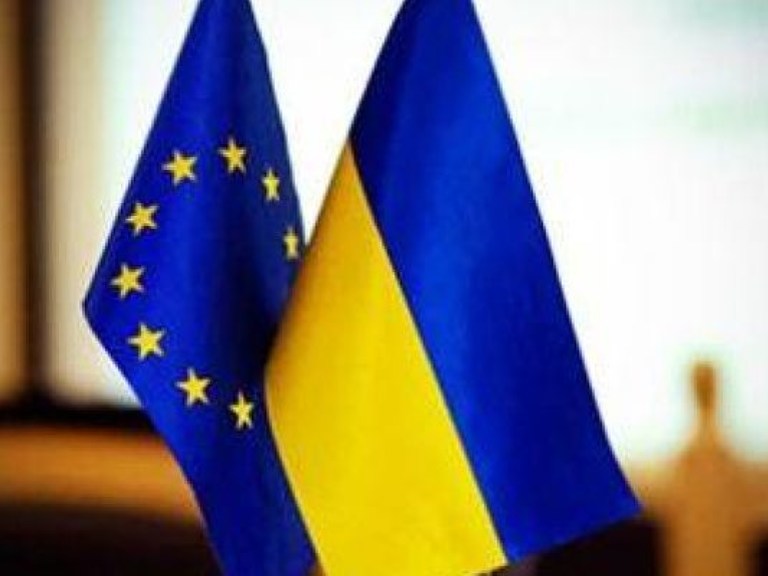 Украинцам стало проще получить визу в ЕС