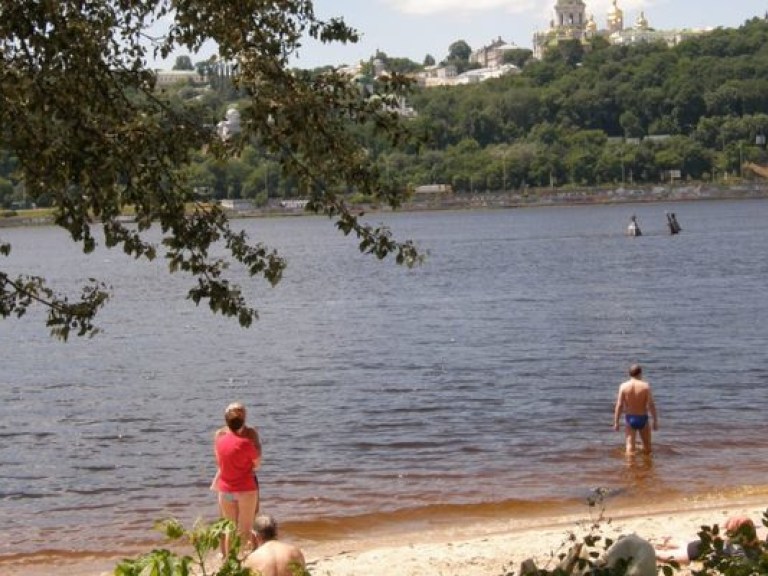 В Киеве можно купаться только на двух пляжах