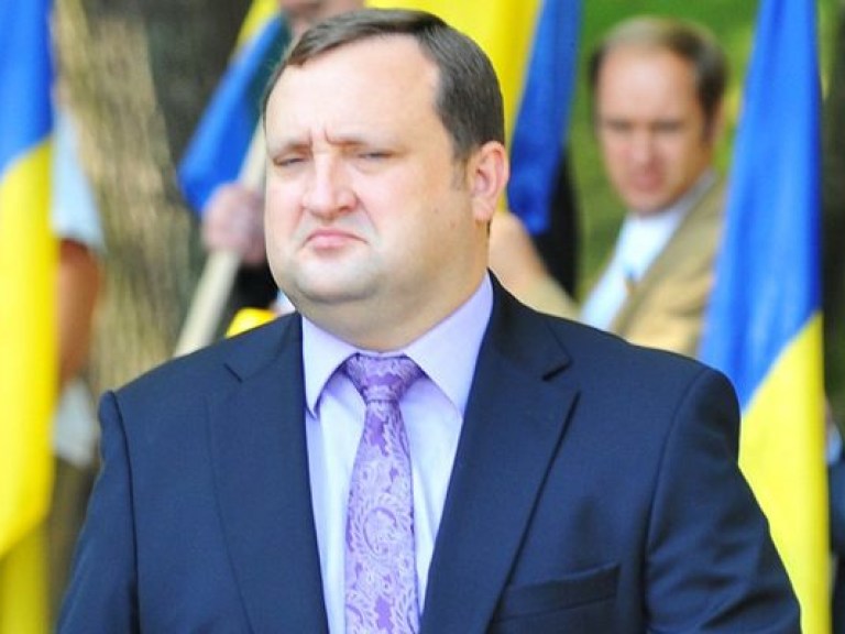 Арбузов открестился от скупки «тушек» в парламенте