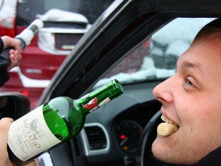 На Харьковщине пьяный ГАИшник устроил ДТП