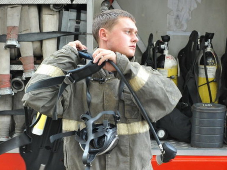 В одной и той же николаевской пятиэтажке второй раз за месяц разлили кислоту